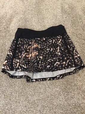 RARE!! lululemon athletica Black and Tan Patterned Athletic Skort
